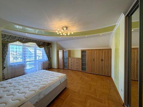 будинок за адресою Івасюка, 28