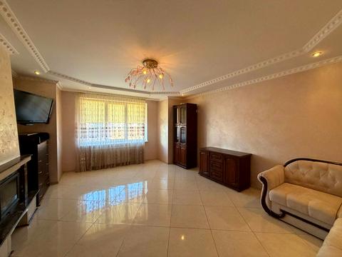 будинок за адресою Івасюка, 28