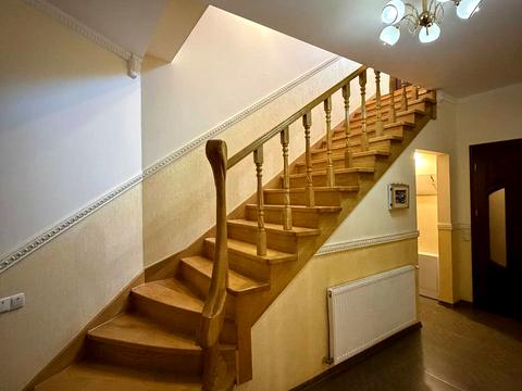 будинок за адресою Івасюка, 28