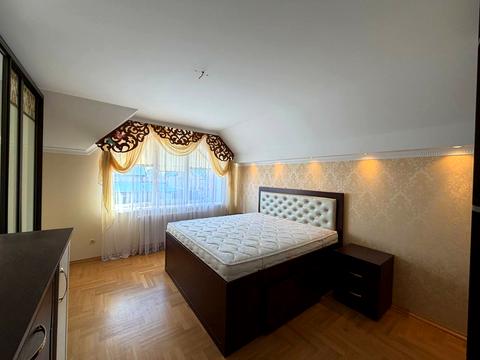 будинок за адресою Івасюка, 28