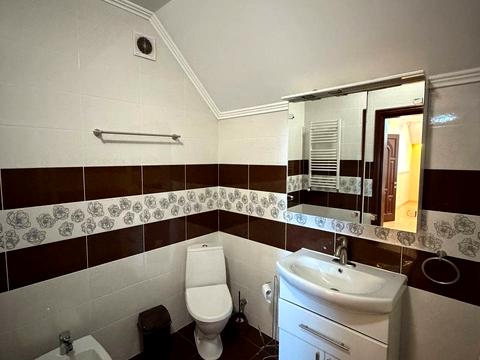 будинок за адресою Івасюка, 28