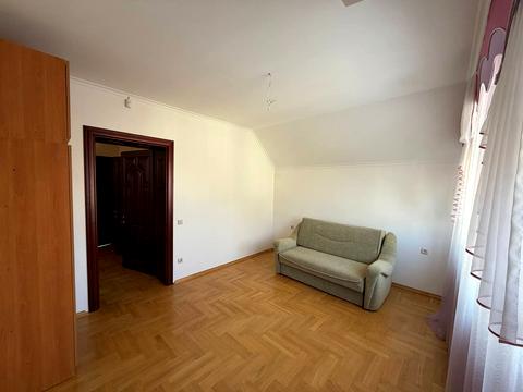 будинок за адресою Івасюка, 28