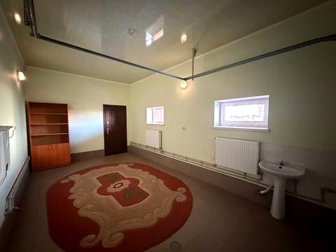 будинок за адресою Івасюка, 28