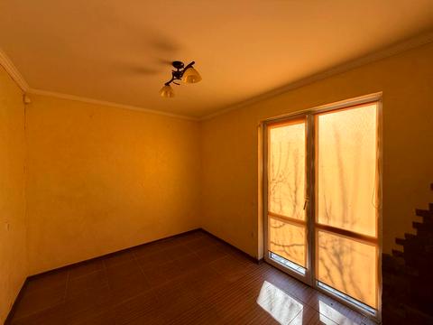 будинок за адресою Івасюка, 28