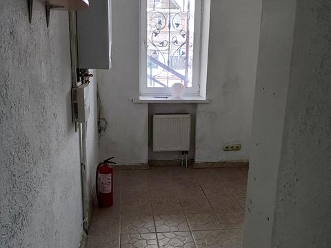 комерційна за адресою Вериківського вул., 23