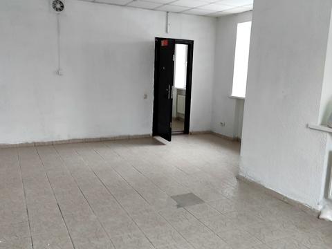 комерційна за адресою Вериківського вул., 23