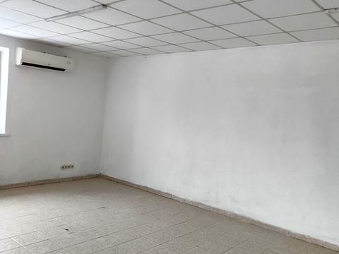 комерційна за адресою Вериківського вул., 23