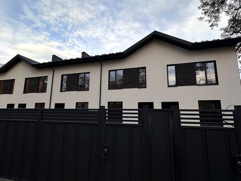 будинок за адресою Олени Теліги вул. (Лермонтова)