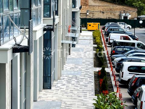 комерційна за адресою Андрія Верхогляда вул. (Михайла Драгомирова), 19-А