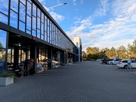 комерційна за адресою Пасхальна вул., 9