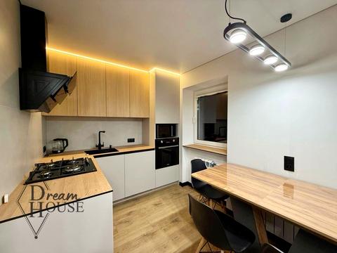 квартира за адресою Левка Лук'яненка вул. (Маяковського), 23