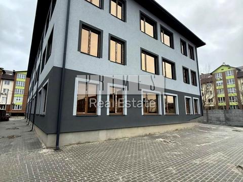 комерційна за адресою Райдужна вул., 4