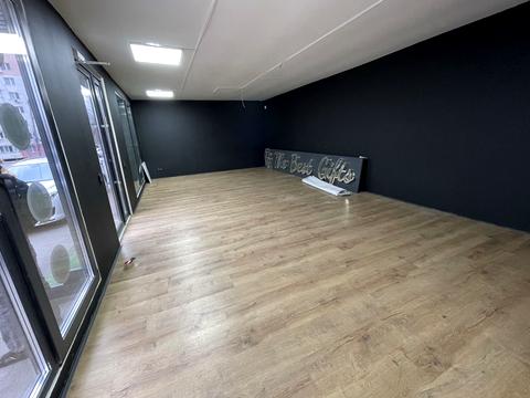 комерційна за адресою Пирогова вул., 71а