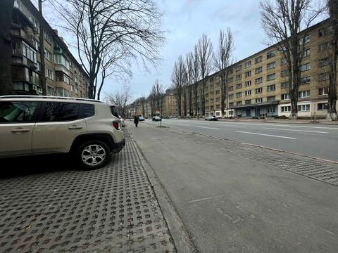 комерційна за адресою Михайла Бойчука вул. (Кіквідзе), 34