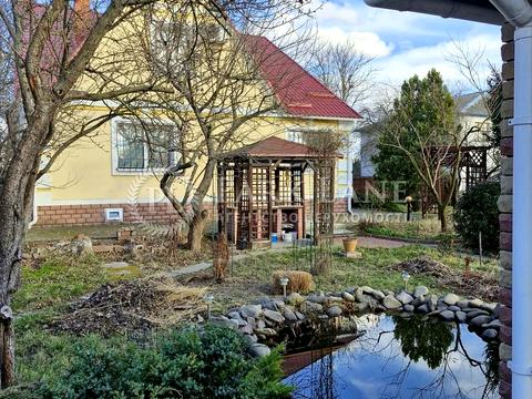 будинок за адресою Привітна, 8