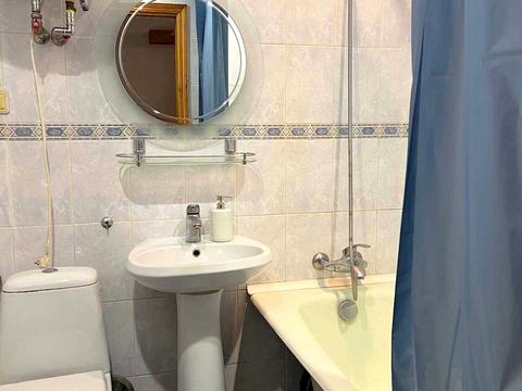 квартира за адресою Автозаводська вул., 6