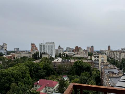 комерційна за адресою Лесі Українки бульв., 7-Б