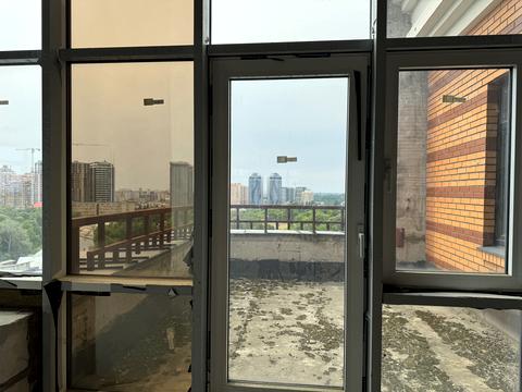 комерційна за адресою Лесі Українки бульв., 7-Б