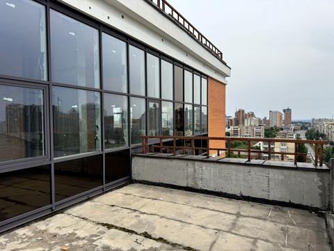 комерційна за адресою Лесі Українки бульв., 7-Б