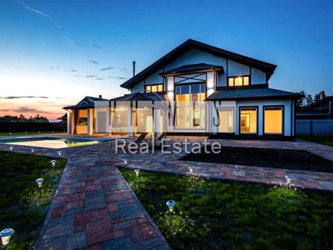 будинок за адресою с. Нові Безрадичі, Жовтнева вул.