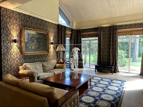 будинок за адресою смт. Козин, Анатолія Солов'яненка вул.