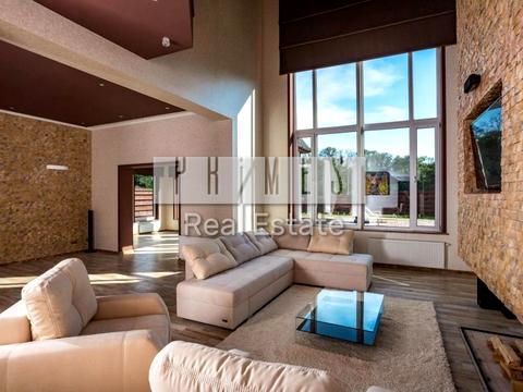 будинок за адресою с. Нові Безрадичі, Сонячна вул.