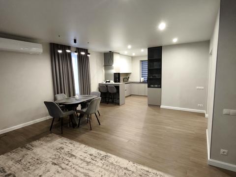 будинок за адресою Броварська