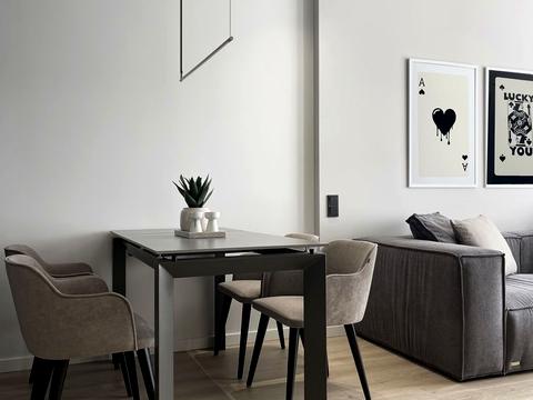 квартира за адресою Салютна вул., 2к18