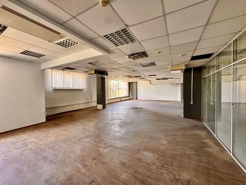 комерційна за адресою Раїси Окіпної вул., 8