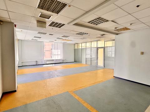 комерційна за адресою Раїси Окіпної вул., 8