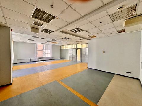 комерційна за адресою Раїси Окіпної вул., 8