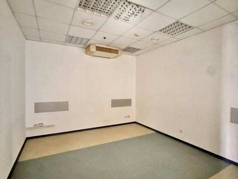 комерційна за адресою Раїси Окіпної вул., 8