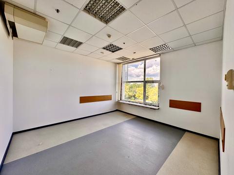 комерційна за адресою Раїси Окіпної вул., 8