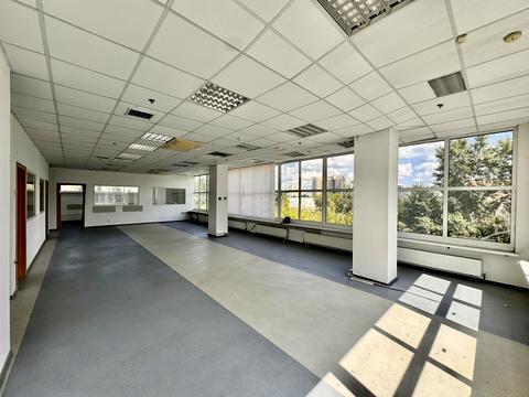 комерційна за адресою Раїси Окіпної вул., 8