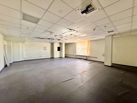 комерційна за адресою Раїси Окіпної вул., 8