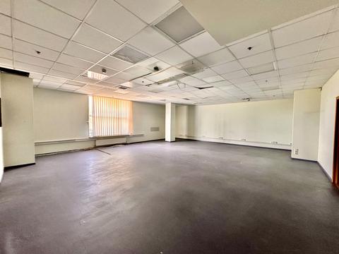 комерційна за адресою Раїси Окіпної вул., 8