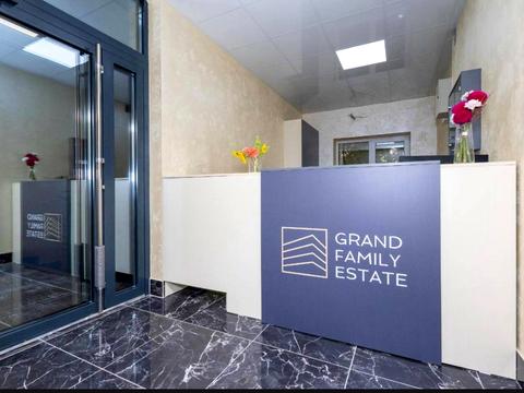 коммерческая по адресу Соборная пл. (Октябрьская), 14