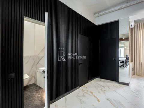 комерційна за адресою Еспланадна вул., 32