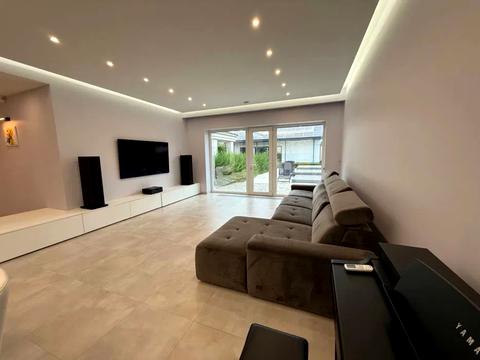 будинок за адресою с. Новоолександрівка, Новоолександрівка