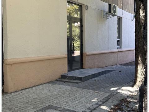 коммерческая по адресу Варненская ул., 10/1