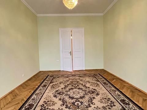 квартира за адресою Чернівці, Героїв Майдану вул. (Червоноармійська), 52