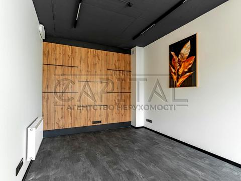 комерційна за адресою Андрія Верхогляда вул. (Михайла Драгомирова), 14-А