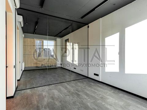 комерційна за адресою Андрія Верхогляда вул. (Михайла Драгомирова), 14-А