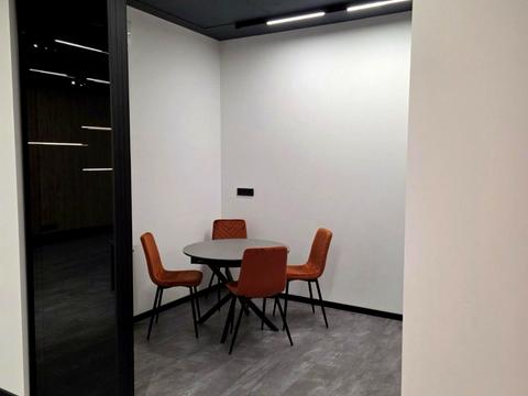 комерційна за адресою Андрія Верхогляда вул. (Михайла Драгомирова), 14-А