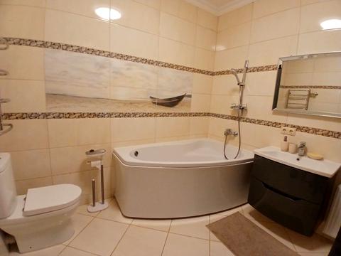 квартира за адресою Анни Ахматової вул., 22