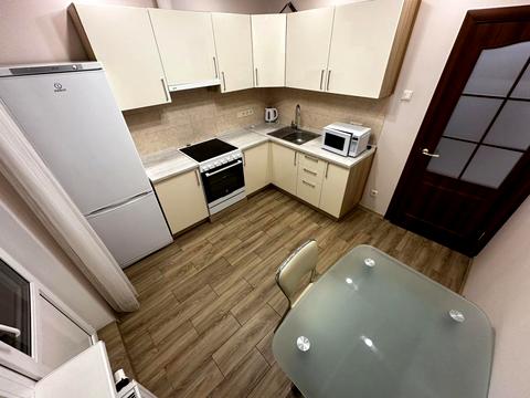 квартира за адресою Софії Русової вул., 7