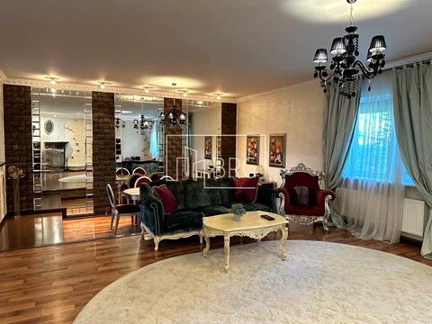 будинок за адресою смт. Козин, КГ Золотые ворота