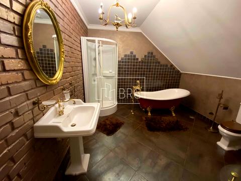 будинок за адресою смт. Козин, КГ Золотые ворота