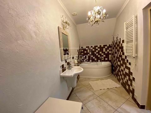 будинок за адресою смт. Козин, КГ Золотые ворота