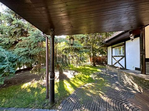 будинок за адресою смт. Козин, КГ Золотые ворота